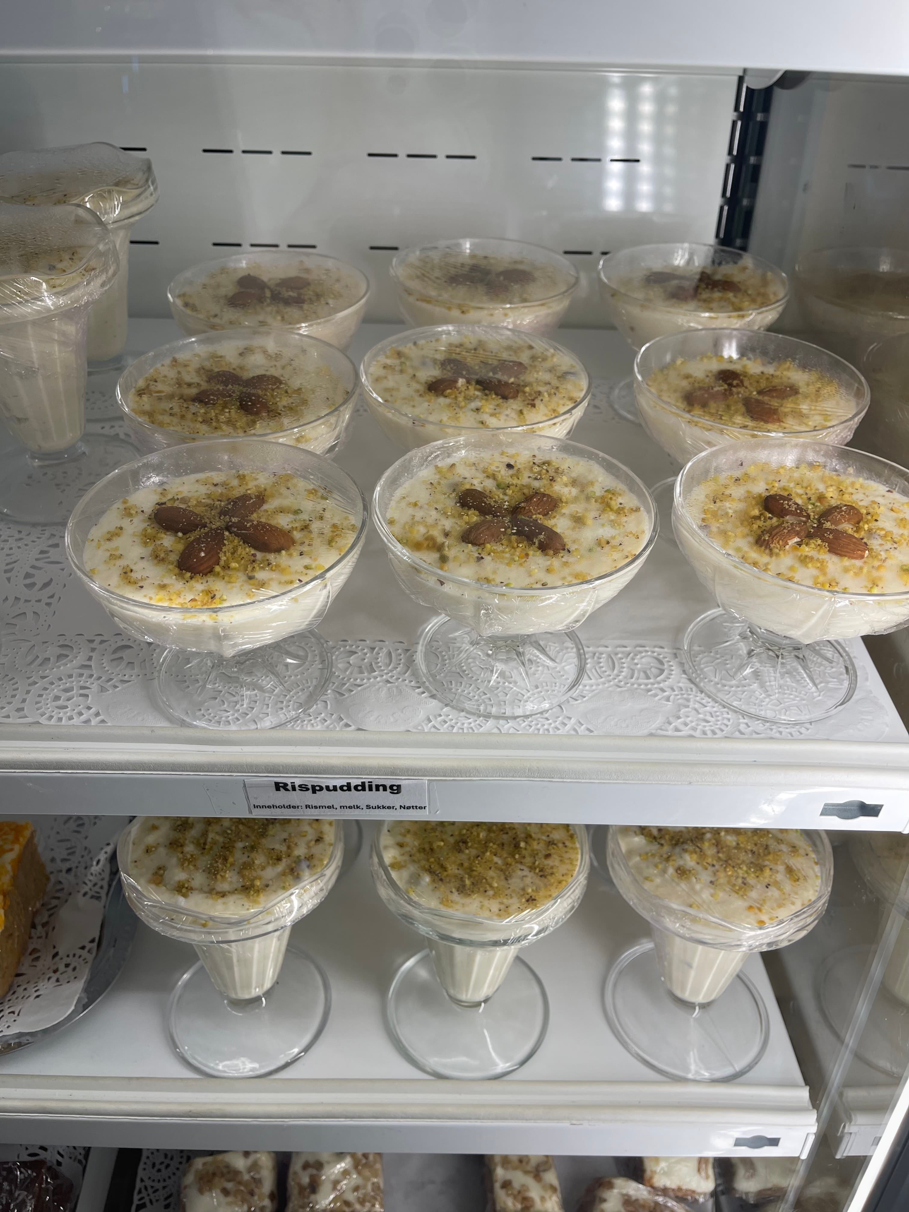 Hjemmelaget rispudding med nøtter